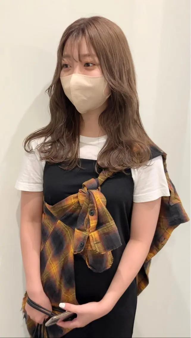 ロング ヘアカラー 落合希 Olivebeigeのヘアスタイル