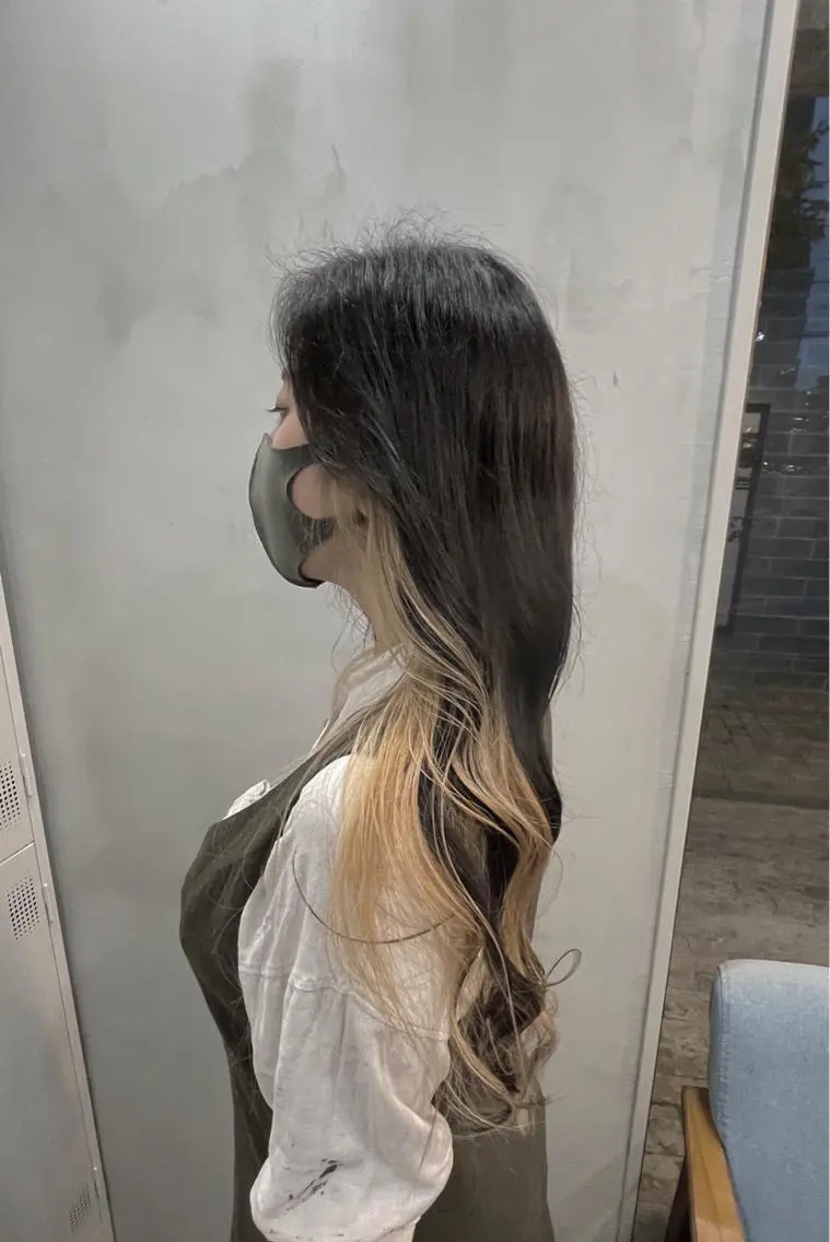 ロング andKおもろまち店 艶ダブルカラー✨のヘアスタイル