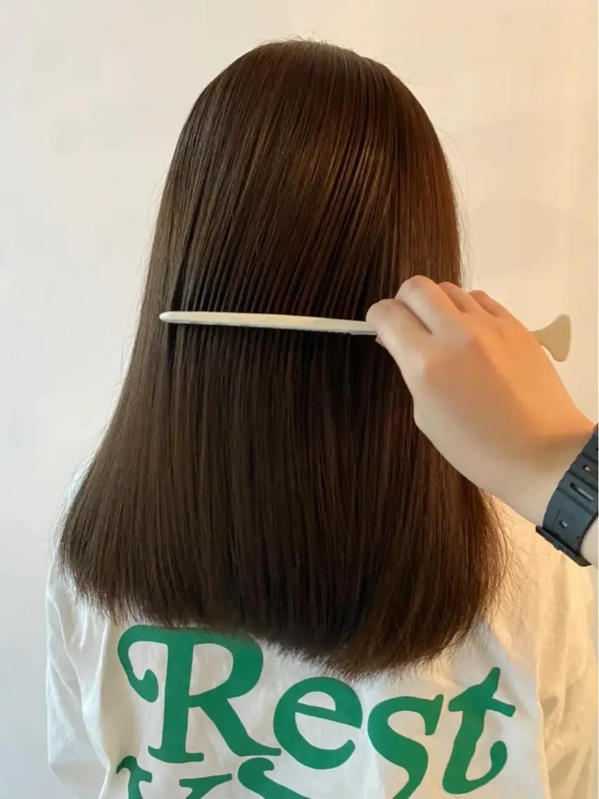 セミロング yuu/髪質改善 カラー🌛のヘアスタイル