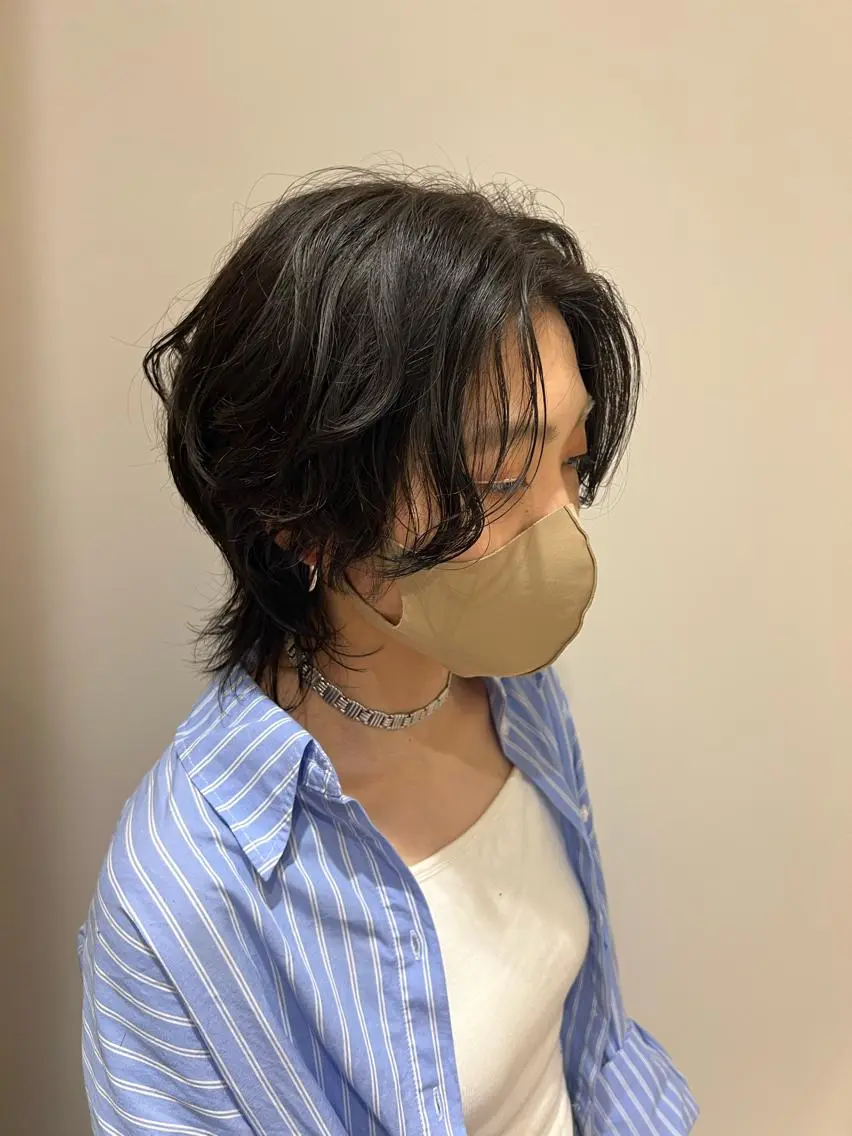 ミディアム カラー ヘアアレンジ ウルフカット 暗髪カラー🫐パーマ おくだりんかのヘアスタイル