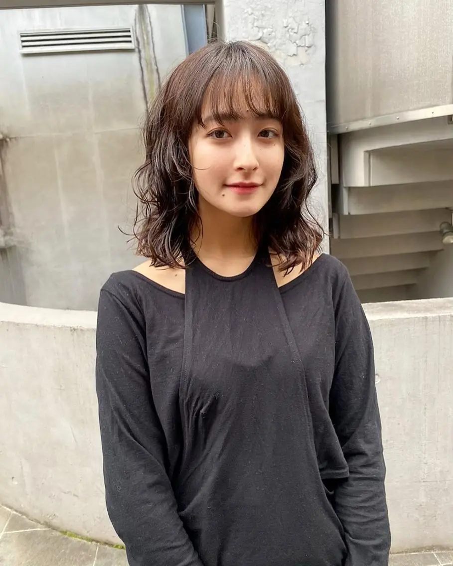 ミディアム カラー パーマ ミディアムパーマ ニュアンスパーマ 大石 沙季のヘアスタイル