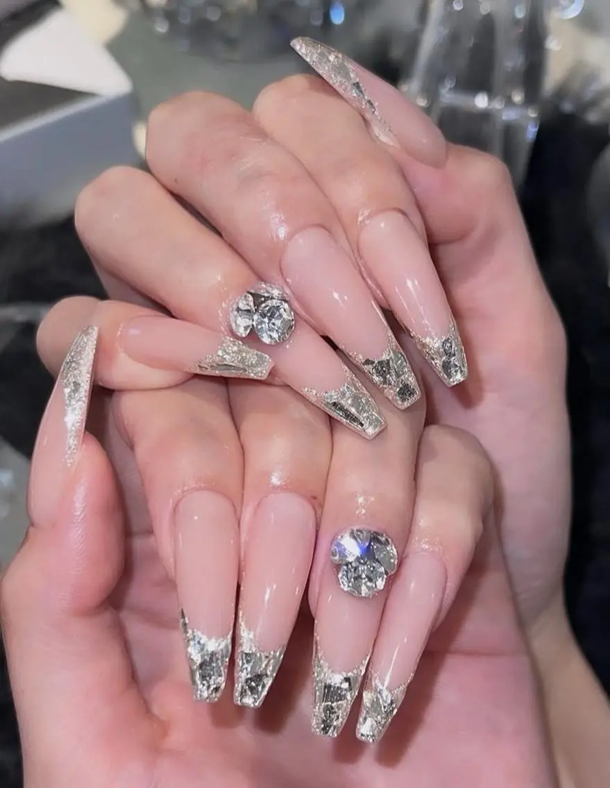 ネイル チークネイル フレンチネイル キラキラネイル 韓国ネイル マグネットネイル ハンドネイル Chibi h.babynailのネイルデザイン