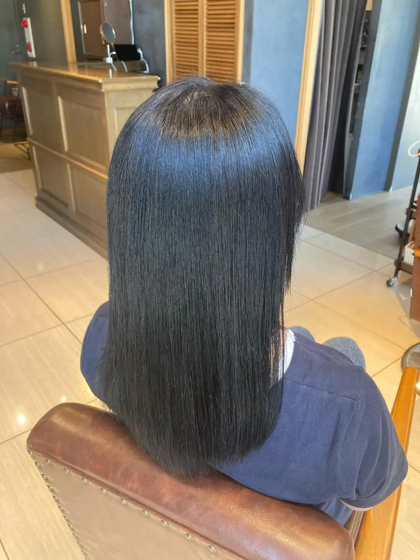 セミロング カラー 黒髪 ブルーカラー ブルーブラック ヘアカラー カラーモデル/ つくば市みどりののヘアスタイル
