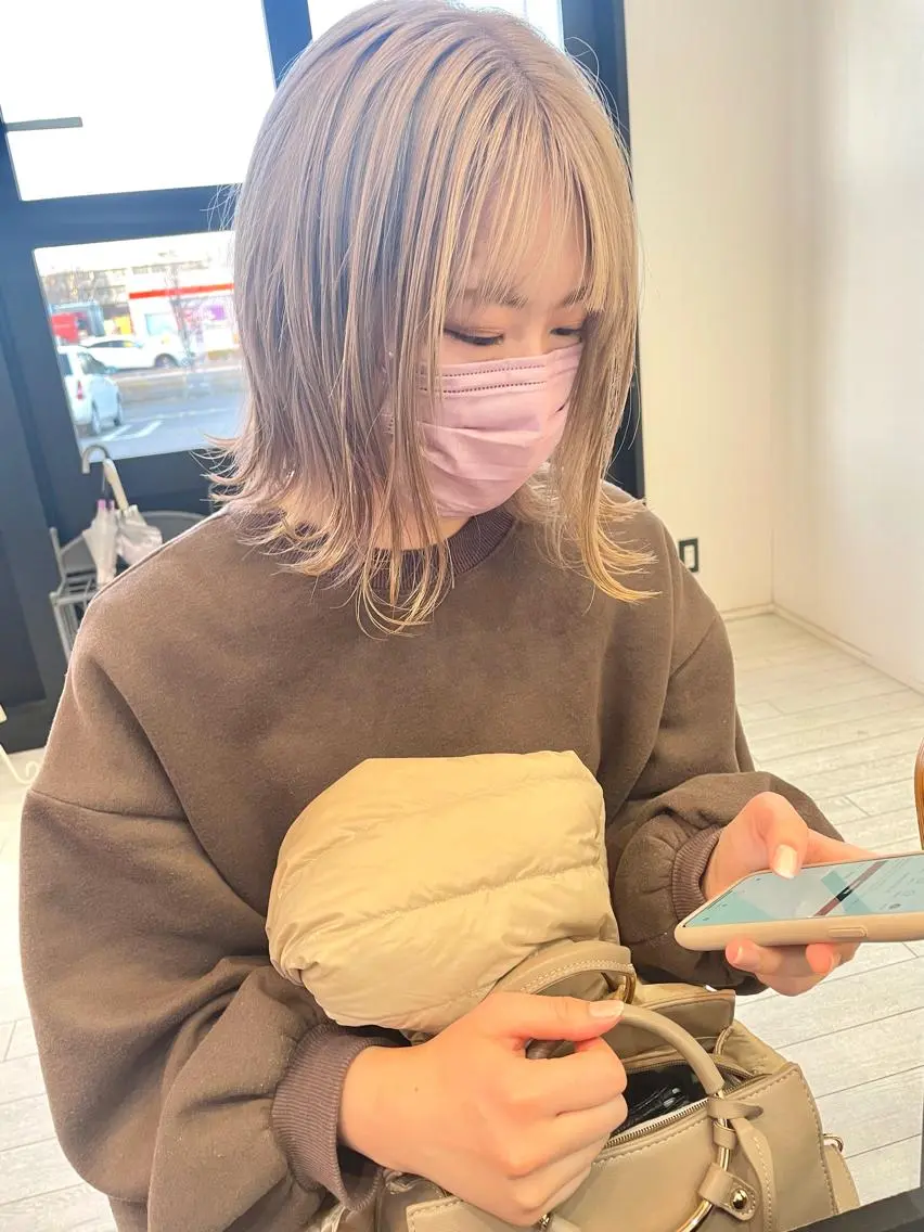 ミディアム カラー ベージュカラー ホワイトベージュ ヘアカラー トリートメント 遠藤 愛莉のヘアスタイル