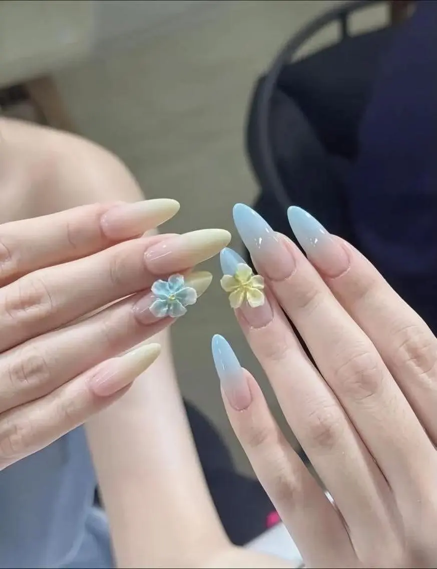 ネイル 長さ出し キラキラネイル 韓国ネイル 持ち込み ワンホンネイル ハンドネイル フットネイル Umee Nailのネイルデザイン