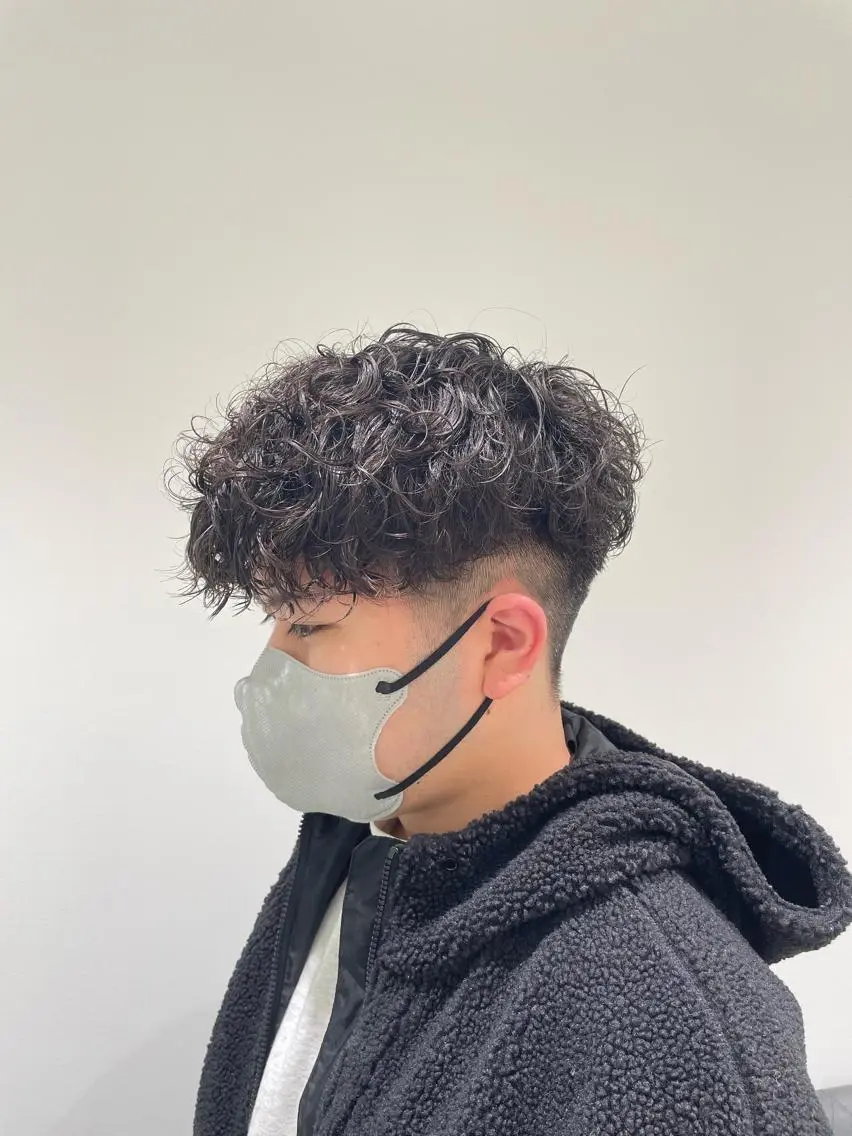ショート メンズ メンズパーマ スペインカール 波巻きパーマ カット パーマ トリートメント フェザーパーマ職人 🪶ryosukeのヘアスタイル