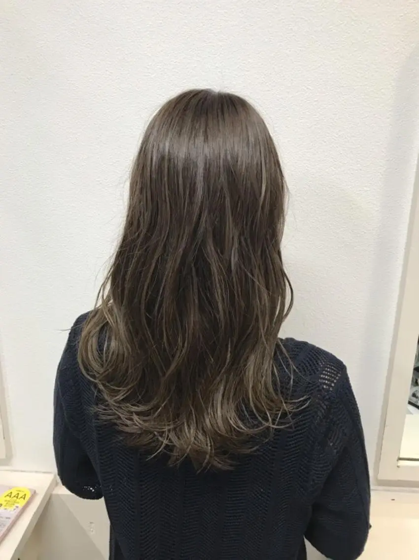 ロング カラー ベージュカラー GiseL ジゼル六本松のヘアスタイル