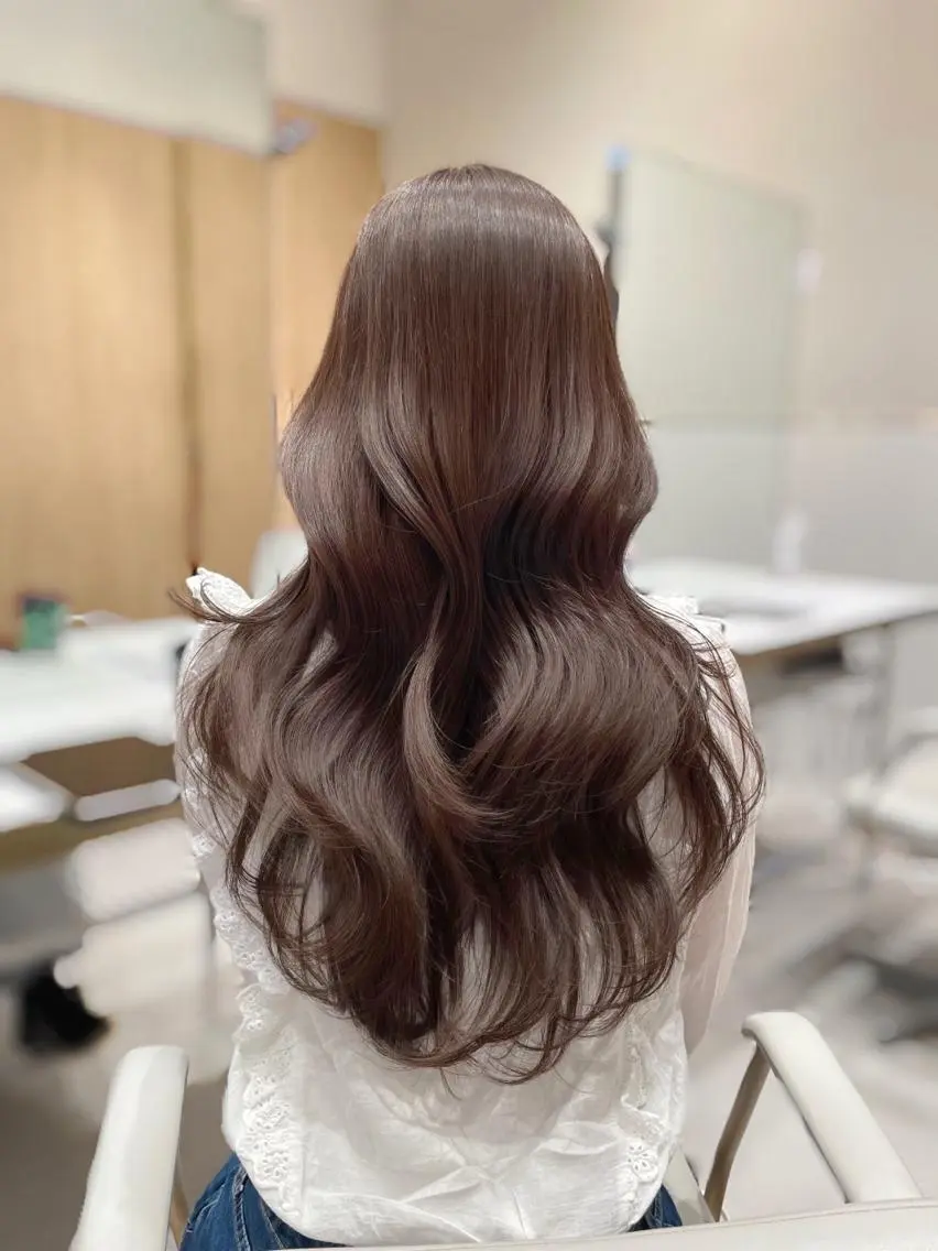 ロング カラー ヘアアレンジ 🤎小顔レイヤー /ベージュ🤎友香のヘアスタイル