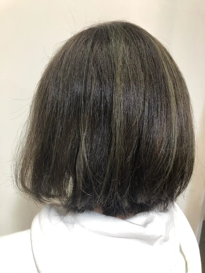 ショート カラー ハイライトカラー ハイライト 芝田 望優のヘアスタイル