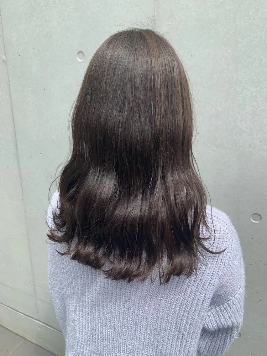 ミディアム レイヤーカット yuka .のヘアスタイル