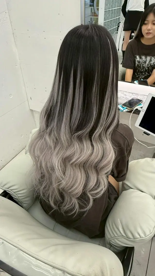 ロング カラー Rover 名古屋のヘアスタイル