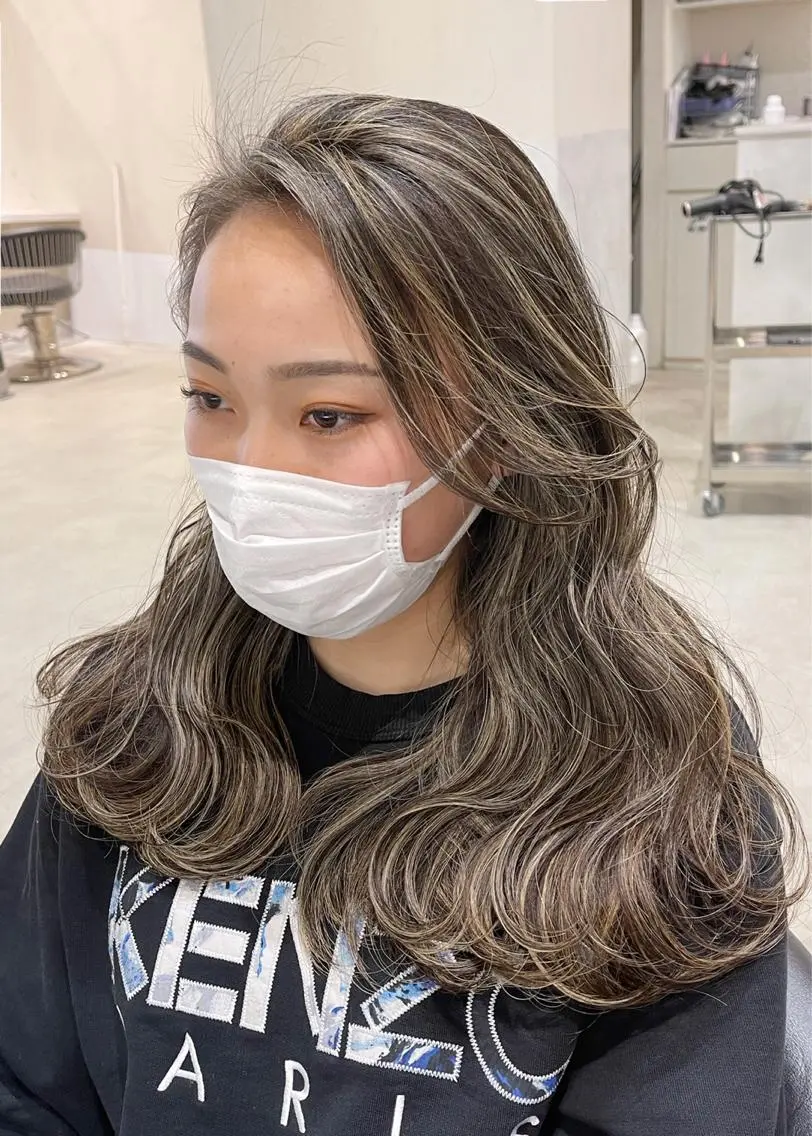 ロング カラー ハイライトカラー ハイライト DEAN ISLA 海外風ヘアサロンのヘアスタイル