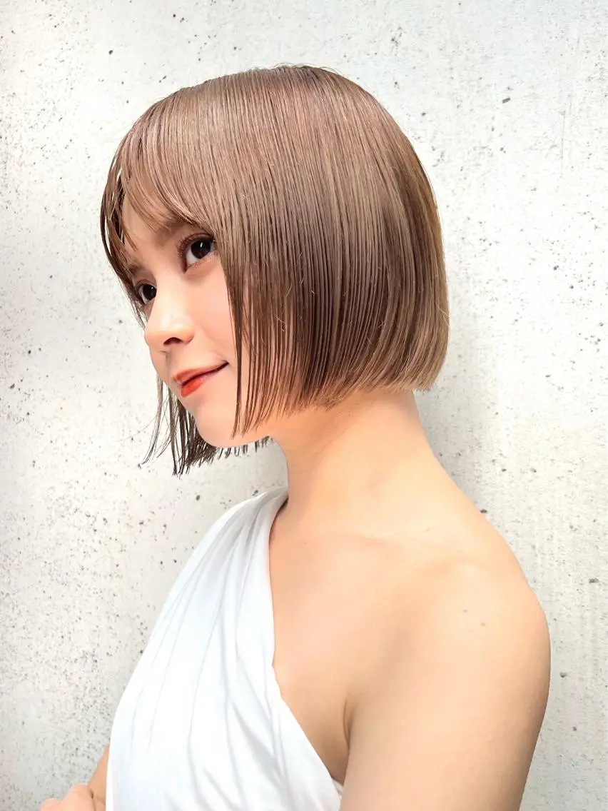 ミディアム カラー ベージュカラー 透明感カラー グレージュ ボブ カット ヘアカラー トリートメント レイヤー専門家 ダブルカラー修のヘアスタイル