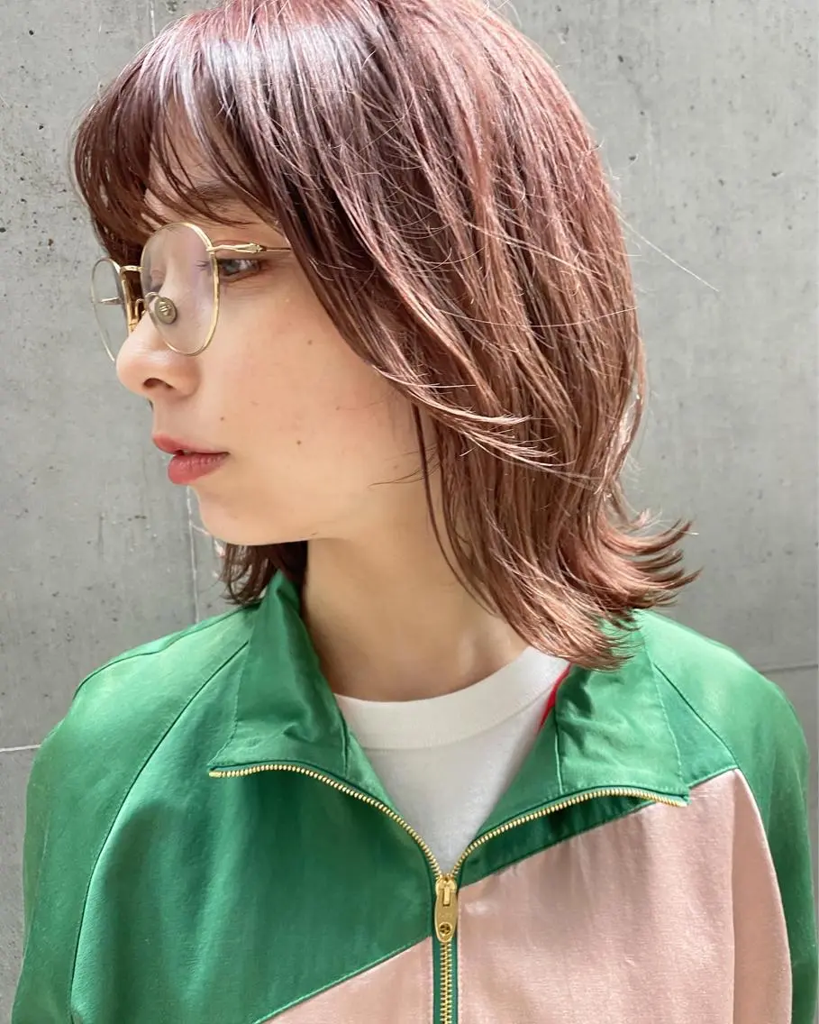 ミディアム カラー 天使の羽バング・フェザーバング 外ハネヘア 顔まわりカット 大関達朗🌿のヘアスタイル