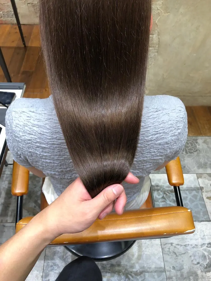 ロング カラー パーマ バレイヤージュ ブリーチ ケアブリーチ ダブルカラー ハイライトカラー カット ヘアカラー 縮毛矯正 トリートメント 銀座✨レイヤーカット 顔まわり/坂本亜裟海のヘアスタイル