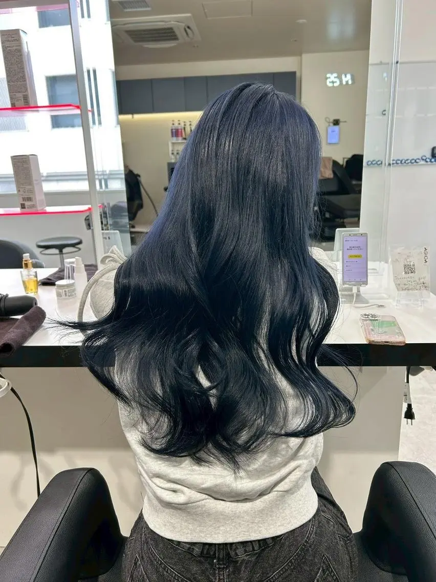 カラー 夏の韓国風透明感 🇰🇷THREEのヘアスタイル