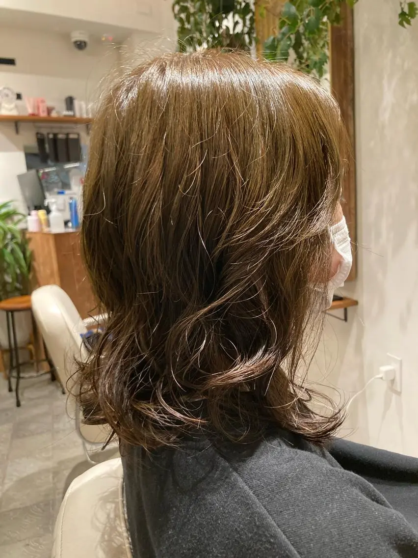 ミディアム パーマ ミディアムパーマ 顔周りカット 大方 いくみのヘアスタイル