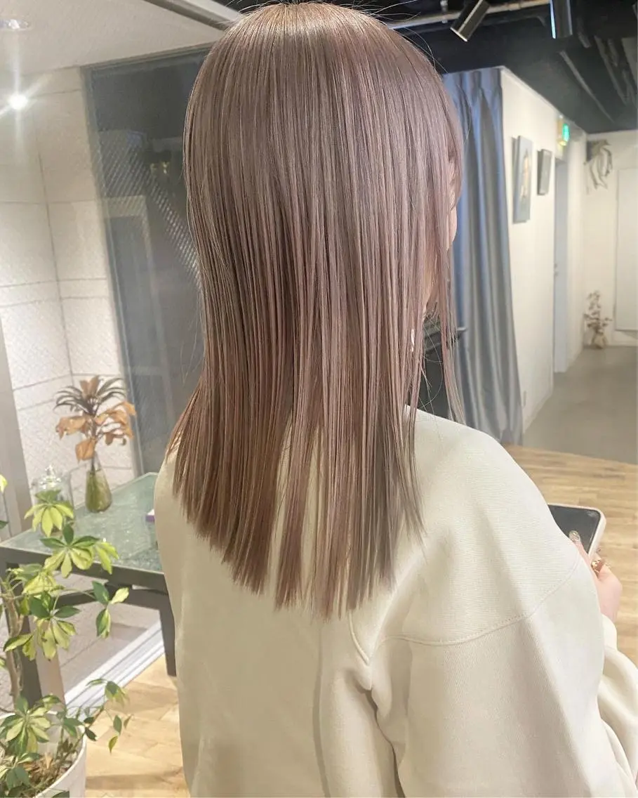 セミロング カラー ヘアアレンジ ブリーチ ピンクカラー パープルカラー ウルフカット モデル募集中!ミカのヘアスタイル
