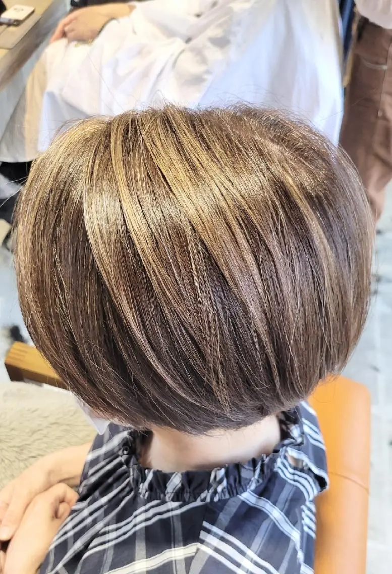 ショート ハイライト alushe 岡 陽子のヘアスタイル