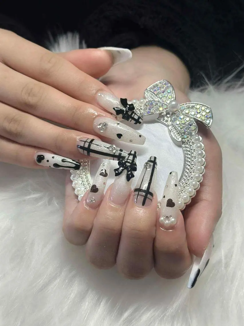 カラー ロング グラデーションカラー 韓国風ヘア ハンドネイル Bling Salonのネイルデザイン