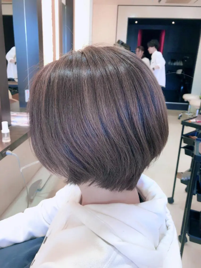 ショート カラー バレイヤージュ ハイライトカラー インナーカラー ラベンダーカラー ハイライト ヘアカラー トリートメント 🌙似合わせ🐈‍⬛ ケア✨又吉のヘアスタイル