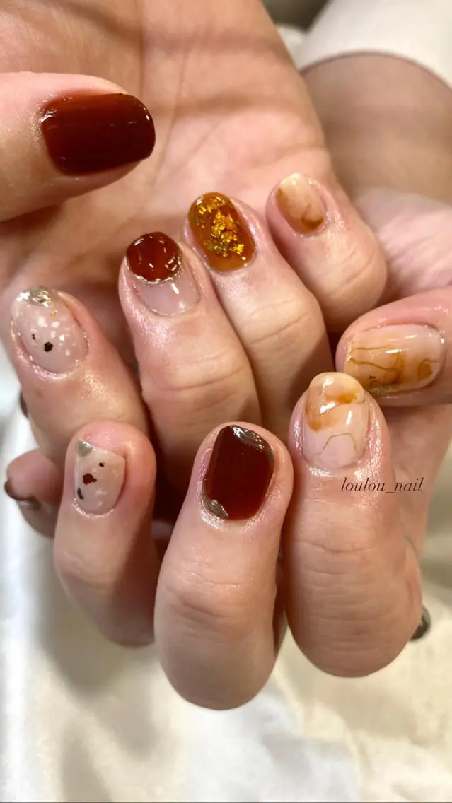 ネイル ボルドー ブラウン 持ち込み ニュアンスネイル シルバー ハンドネイル ハンドケア 葛西 知佳のネイルデザイン