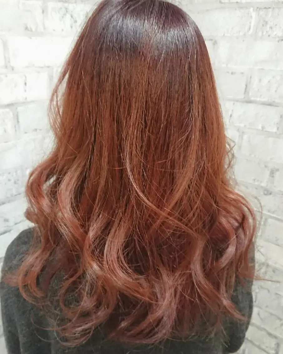 セミロング カラー ヘアアレンジ グラデーションカラー ピンクカラー カット ヘアカラー トリートメント 秋山 幸太のヘアスタイル