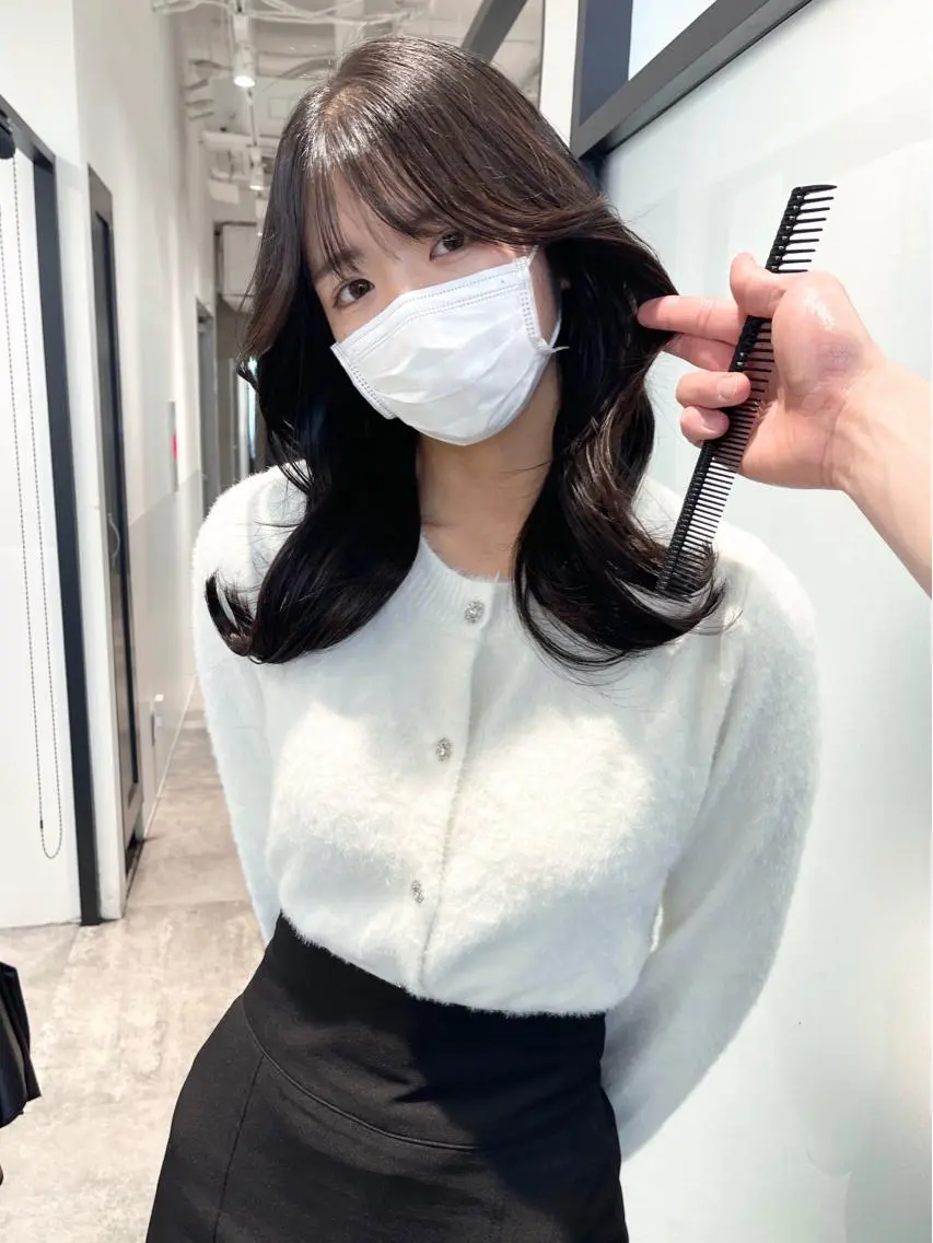 セミロング くびれヘア レイヤーカット カット ヘアカラー トリートメント 韓国レイヤーカット 髪質改善▫️水野有真のヘアスタイル