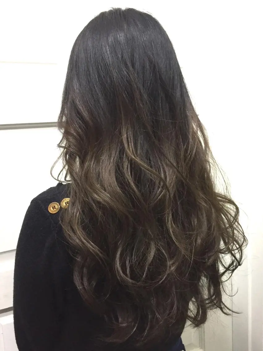 ミディアム セミロング ロング カラー グラデーションカラー 外国人風カラー 若杉 諒のヘアスタイル
