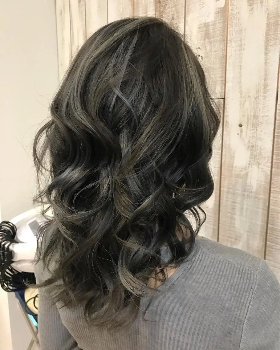 ロング カラー アッシュ ハイライトカラー ハイライト カット ヘアカラー 中川 仁のヘアスタイル