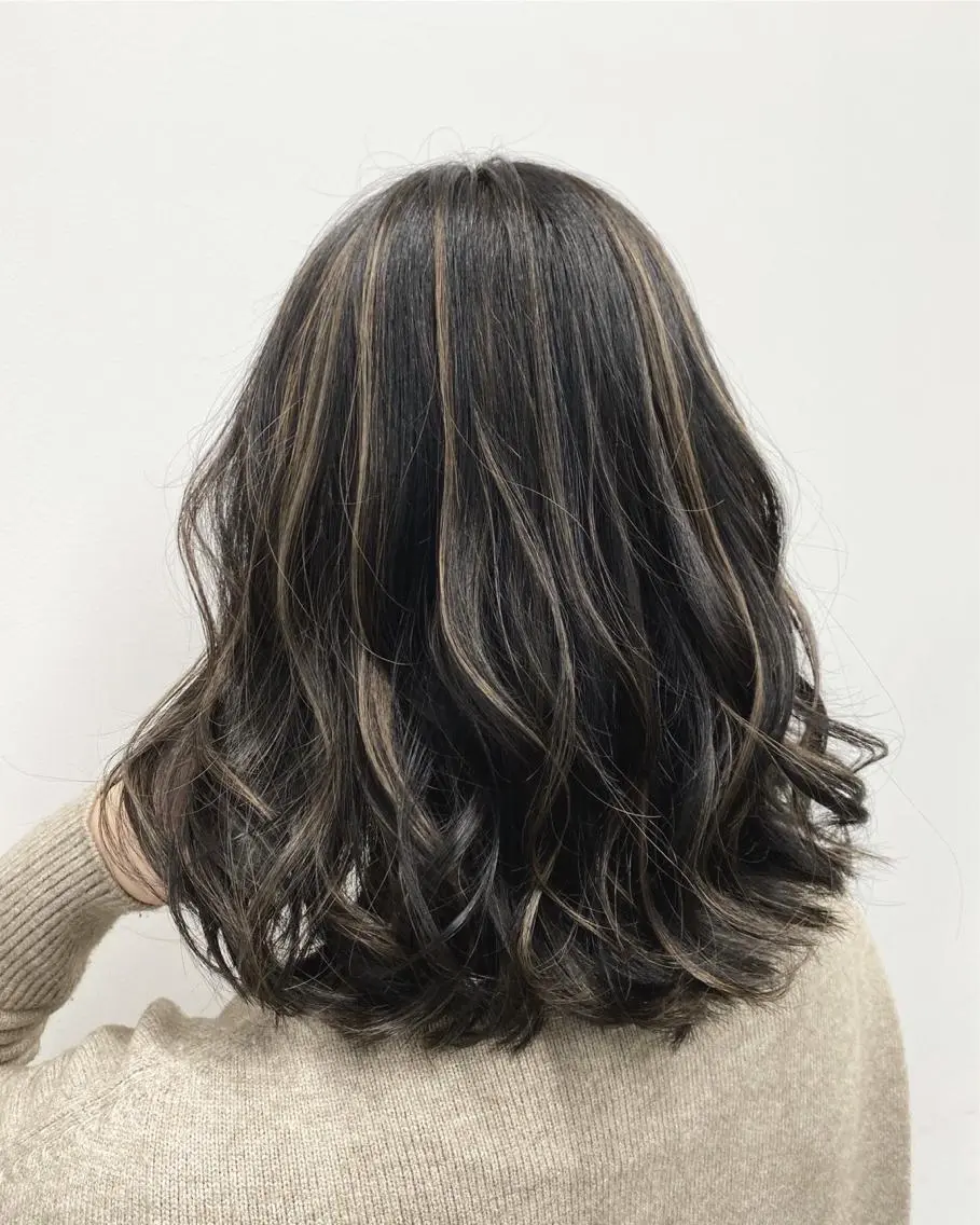 セミロング カラー ハイライトカラー ハイライト 【公式】amble luxe池袋東口🩷のヘアスタイル