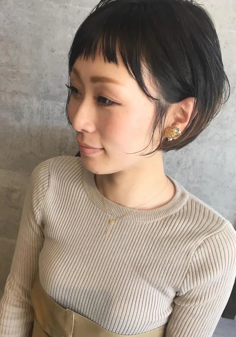 ショート カラー ショートボブ アッシュ ダークアッシュ グラデーションカラー ハイライトカラー カット ヘアカラー hair salon Glanzのヘアスタイル