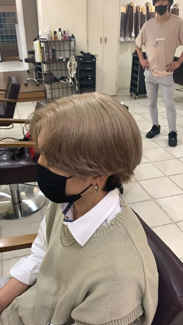 ショート 派手髪支持率No1 Eisukeのヘアスタイル