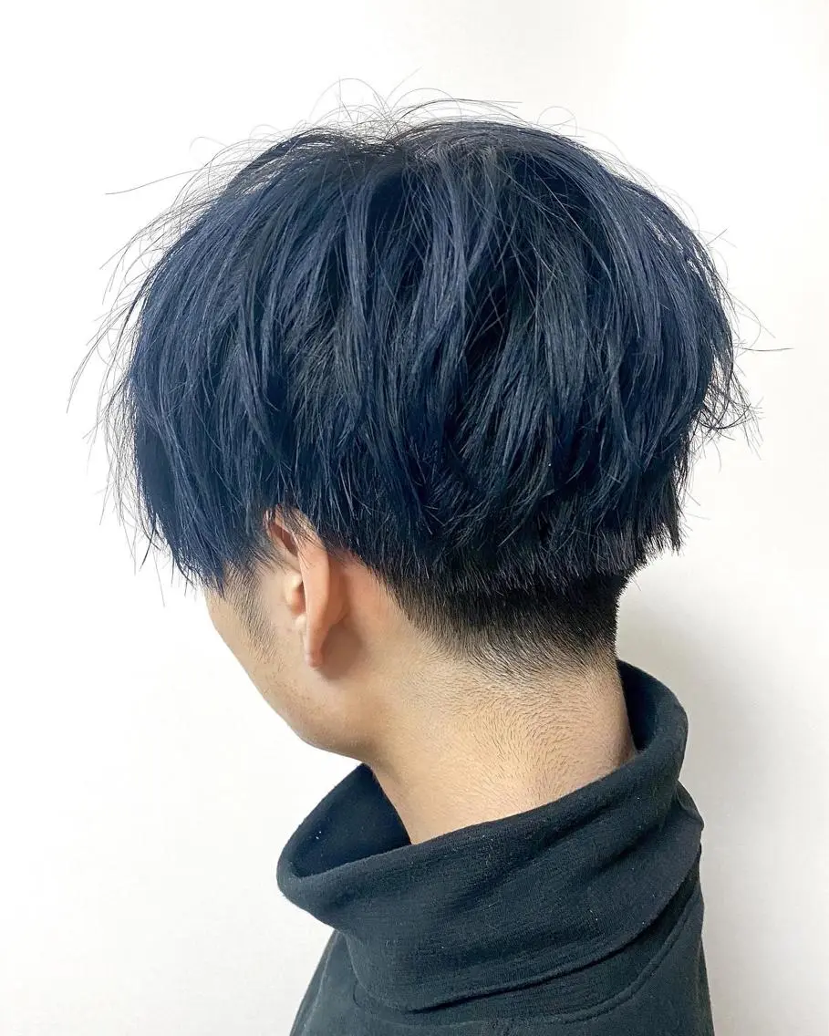 ショート カラー メンズ メンズブリーチ アッシュ ブリーチ ネイビーカラー 高橋胡桃🪽 ディレクターのヘアスタイル