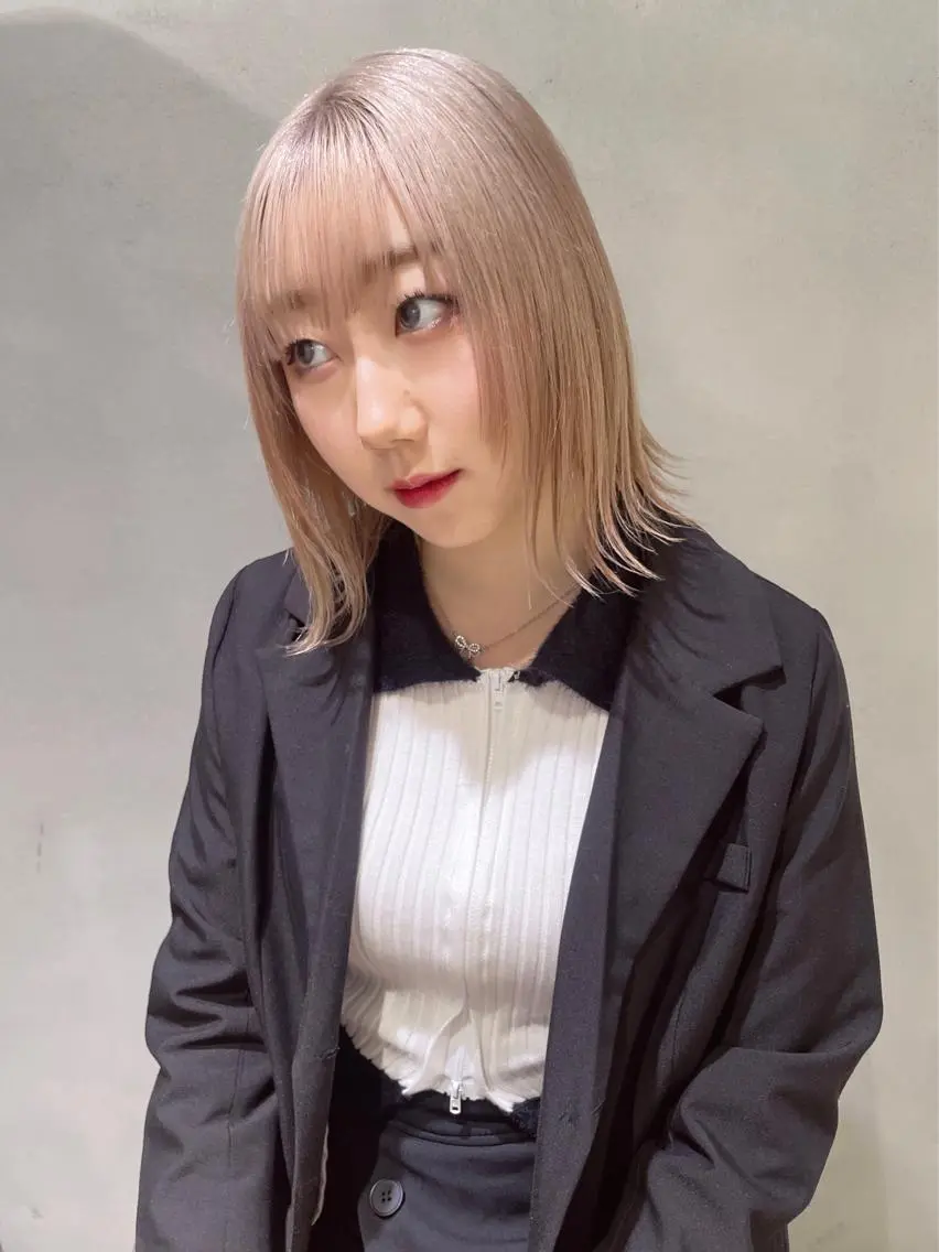 ミディアム カラー ベージュカラー ブリーチ ミルクティーベージュ 心斎橋/ブリーチ minamiのヘアスタイル