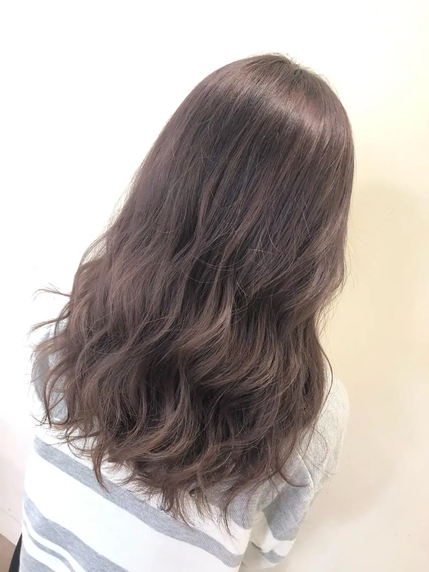 ロング アッシュ アッシュグレー アッシュグレージュ カット ヘアカラー トリートメント 💓シールエクステ ルミエールのヘアスタイル