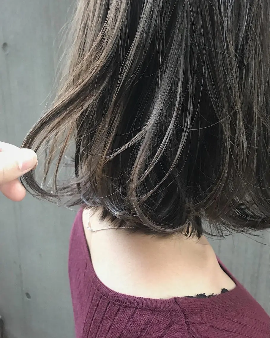 ミディアム カラー パーマ ヘアアレンジ 黒髪 透明感カラー グレージュ ヘアカラー トリートメント 松田 亮葉のヘアスタイル