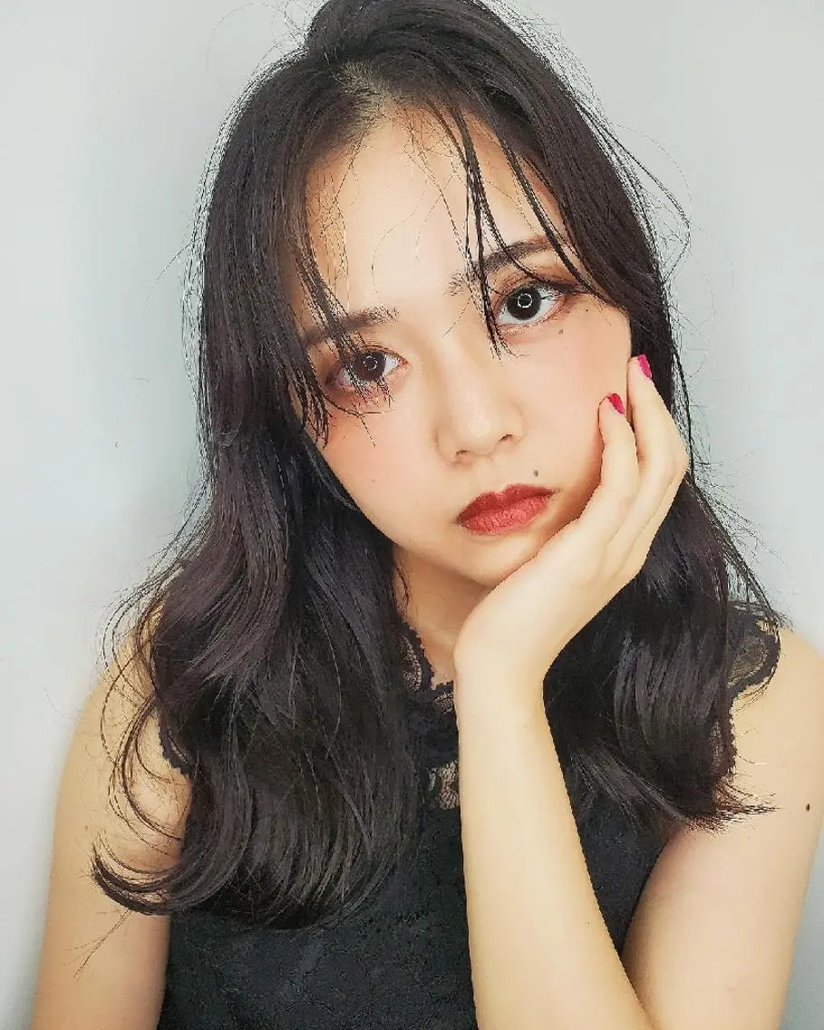 セミロング カラー 仁科 美乃里のヘアスタイル