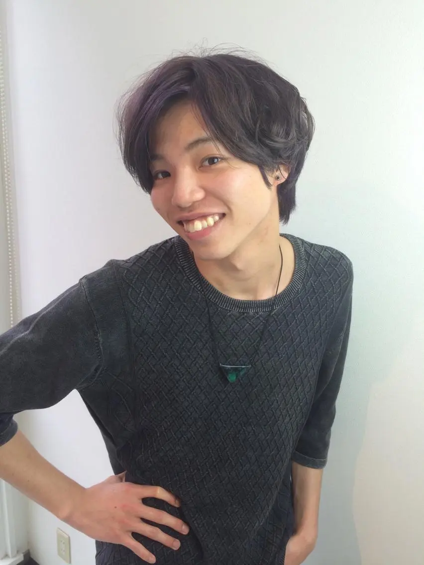 ショート カラー メンズ メンズブリーチ ブリーチ デザインカラー パープルカラー 岡本 智次のヘアスタイル