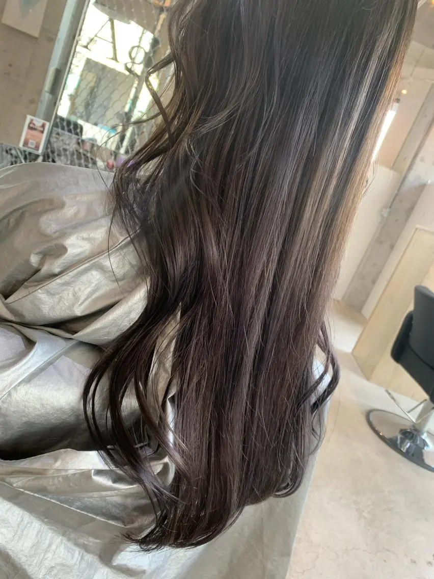 ロング カラー グレージュ パープルカラー パープルグレージュ カット ヘアカラー トリートメント ♡ yumaのヘアスタイル