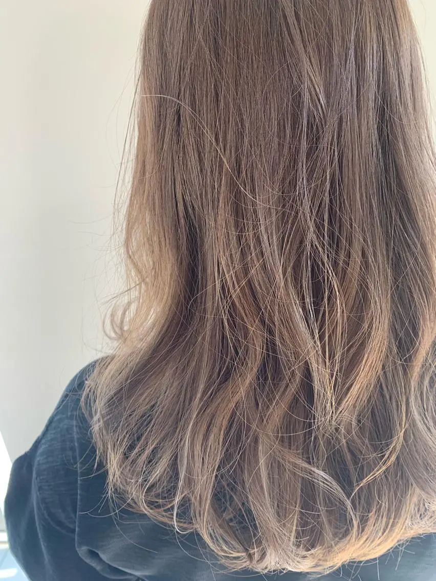 セミロング カラー パーマ ヘアアレンジ グラデーションカラー 加藤 綾華のヘアスタイル