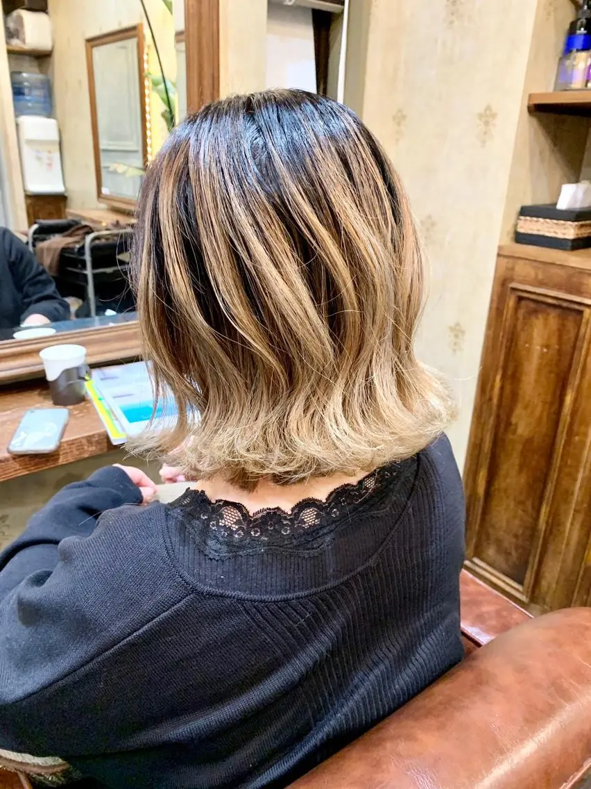 ミディアム カラー バレイヤージュ レイヤーカット ヘアカラー トリートメント クバガワ シュンのヘアスタイル