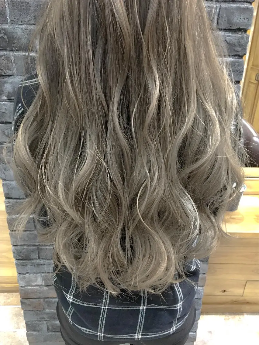 カラー ブリーチ グレージュ イルミナカラー 中田 敏明のヘアスタイル