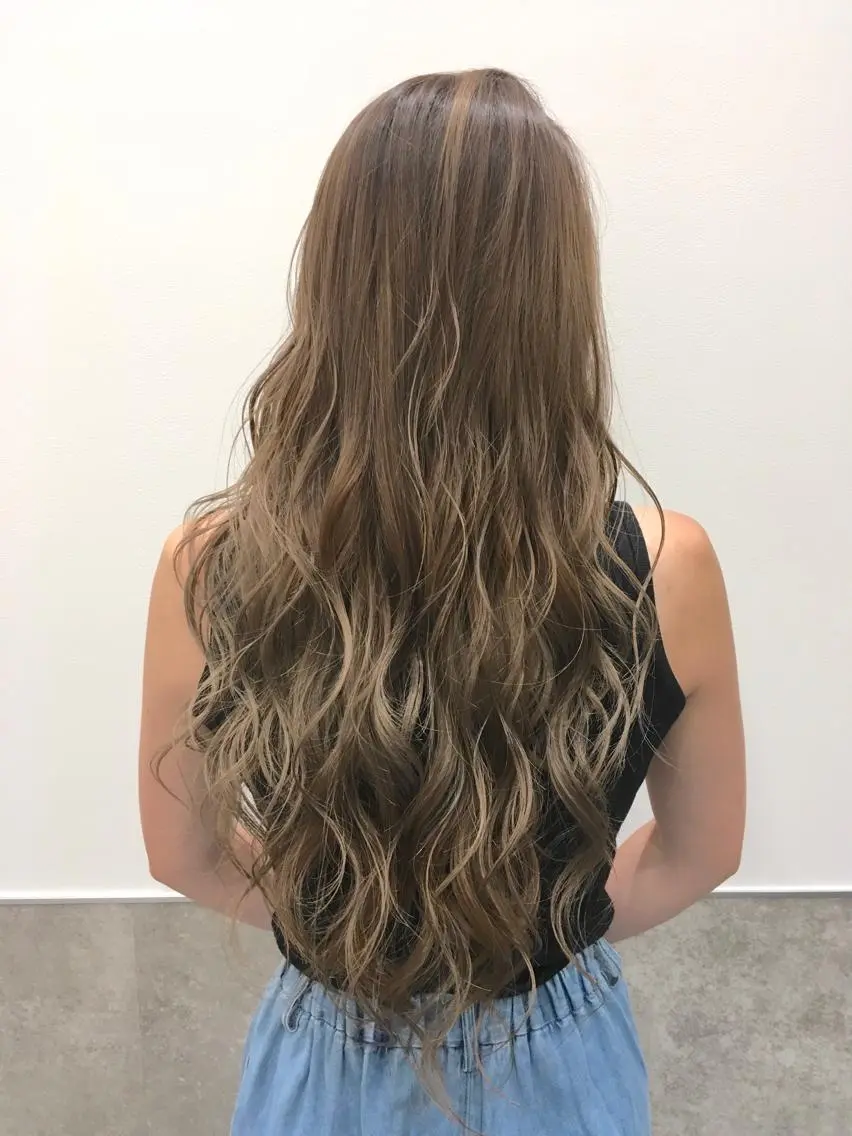 ロング カラー ベージュカラー グラデーションカラー ヘアカラー トリートメント ヘアセット yoshi ☆のヘアスタイル