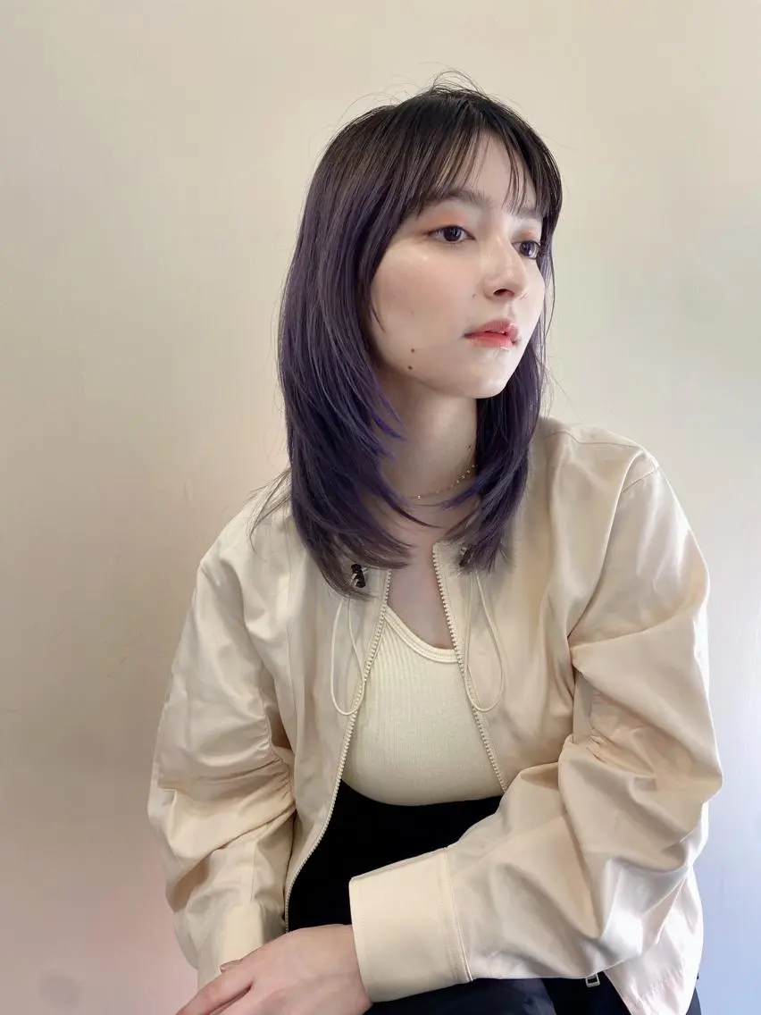 ミディアム レイヤーカット 鎌倉 彩のヘアスタイル
