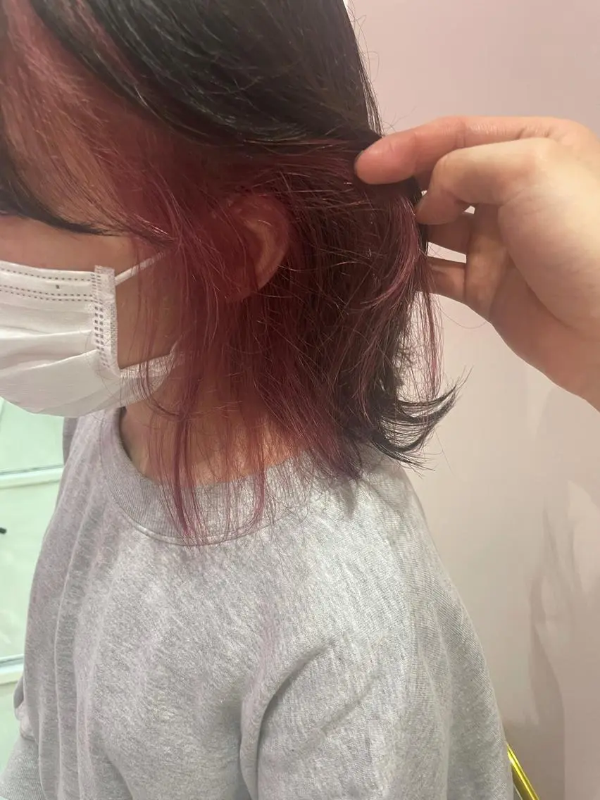 セミロング カラー インナーカラー ピンクカラー ヘアカラー トリートメント ヘアセット 🫧tatsuki 🫧“lot 横浜“のヘアスタイル