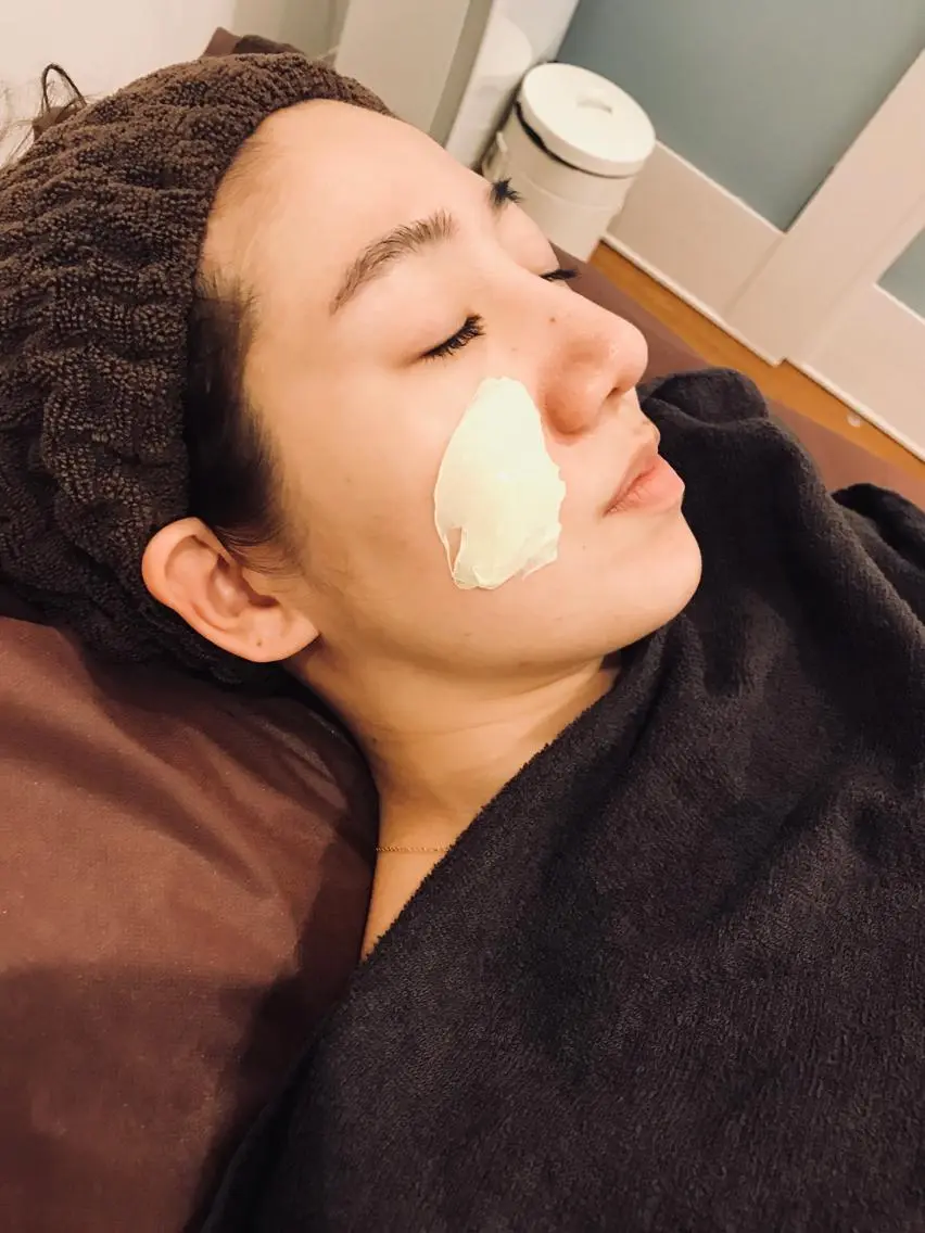 ヘアアレンジ ネイル マツエク・マツパ 赤色 BELCIA フェイシャルサロンのエステ・リラクイメージ