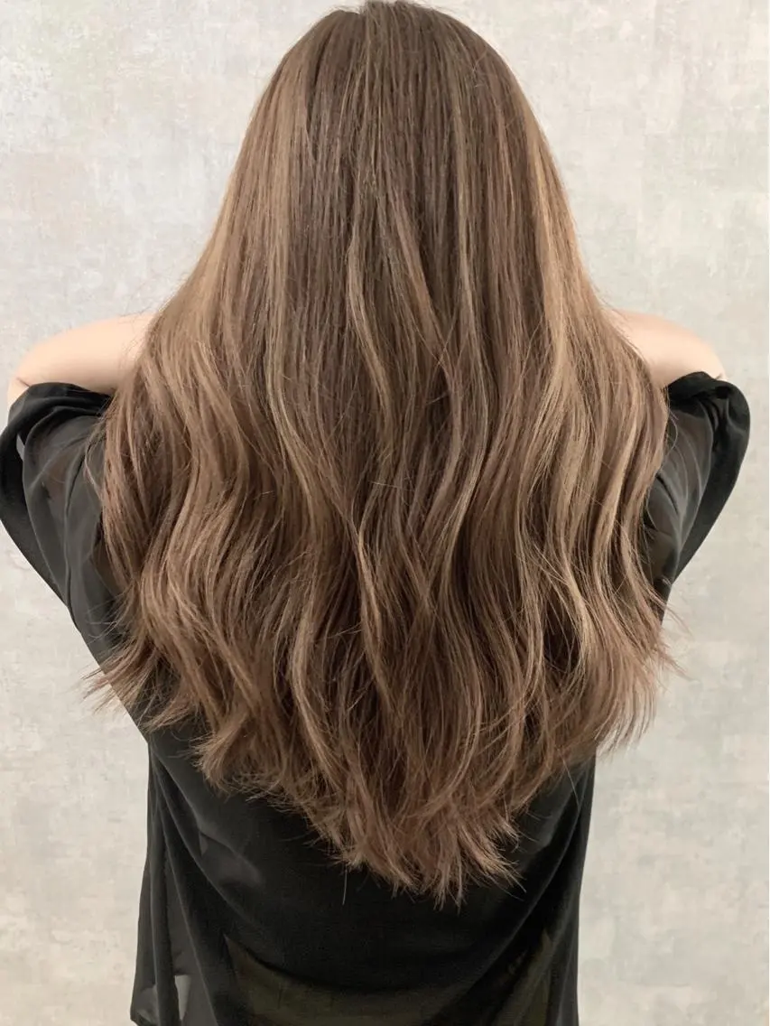 セミロング カラー ヘアアレンジ ベージュカラー ハイライトカラー ハイライト ヘアカラー トリートメント 小林 正樹のヘアスタイル
