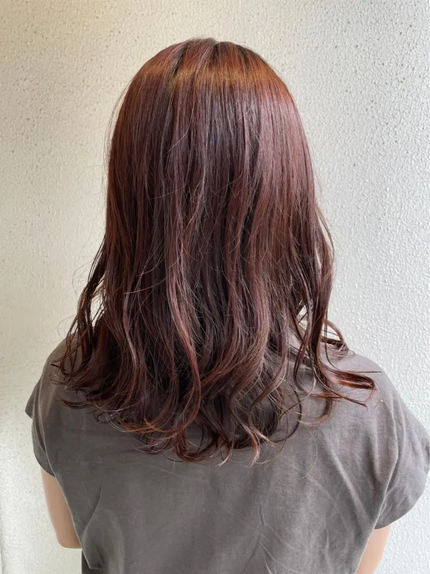 セミロング カラー カシス オレンジ オレンジレッド レッドカラー Sanctuary 南森町店のヘアスタイル