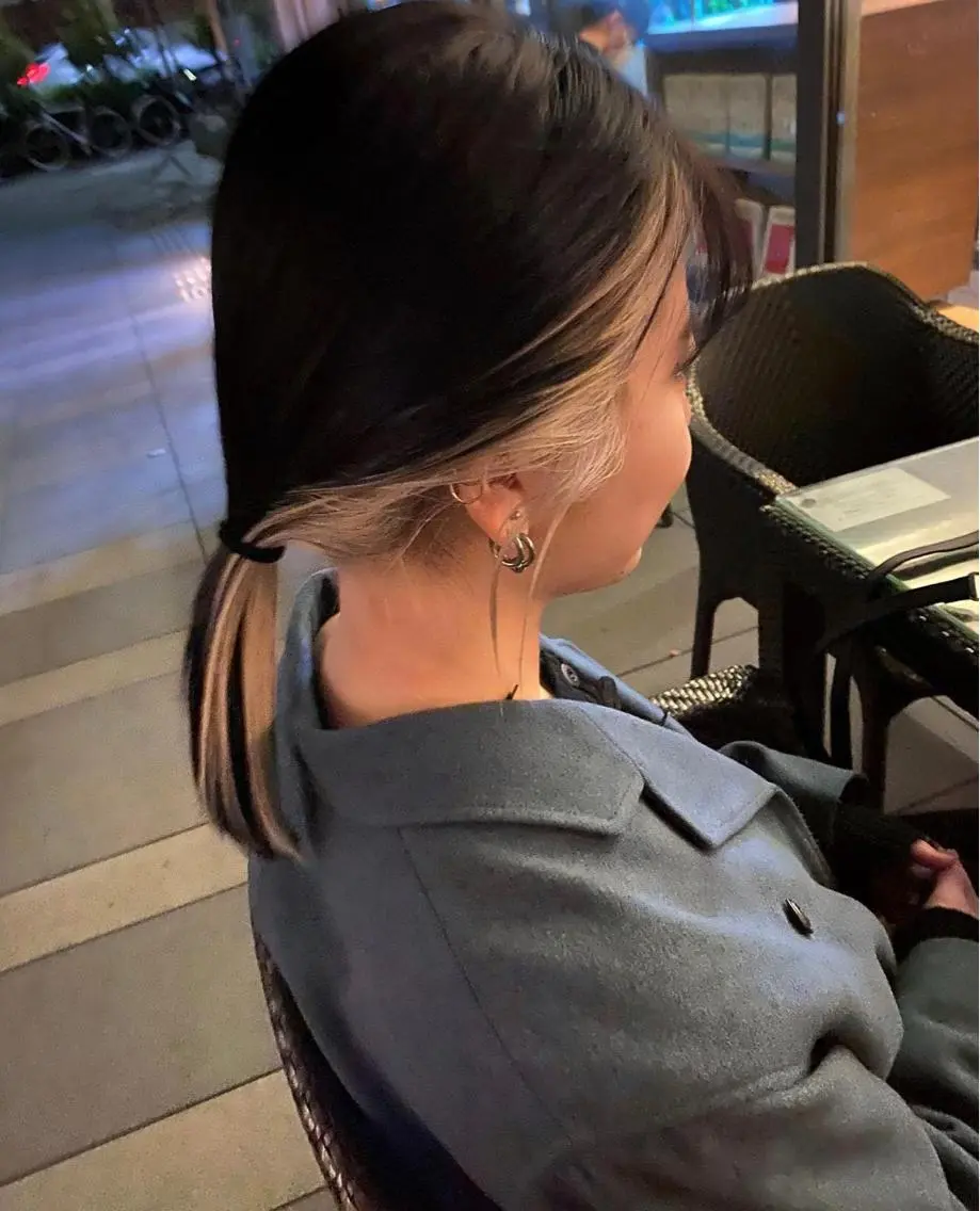 セミロング カラー ヘアアレンジ ブリーチ インナーカラー 【姫カット】 ナカムラコウキのヘアスタイル